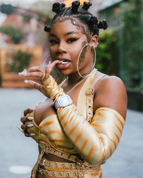 Sukihana_ beautiful star galleries