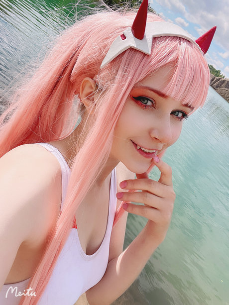 Trembola sexy actress archive