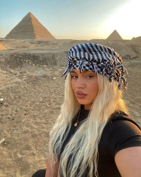 Valeria Vendetta model pretty picture