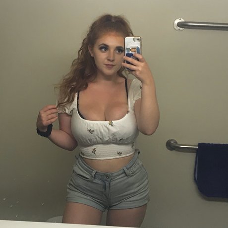 Basicallycatx_ nude actress gallery