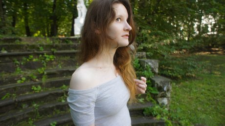 Green Sexy Bear s beautiful model picture