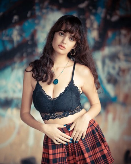 knees onlyfans pretty gallery