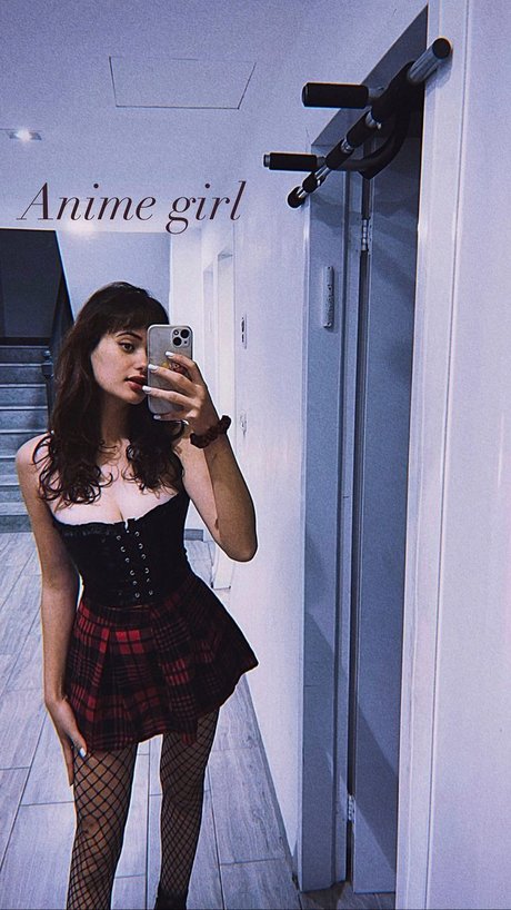 Linoy Tavore hot star image