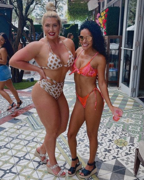 Dr Colette Larsen star perfect photo