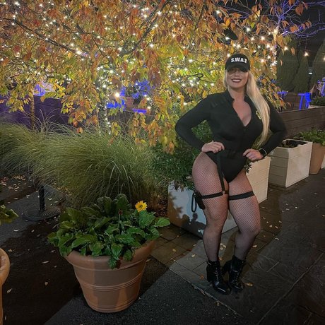 Dr Colette Larsen perfect actress photo