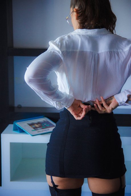 brown onlyfans nude img