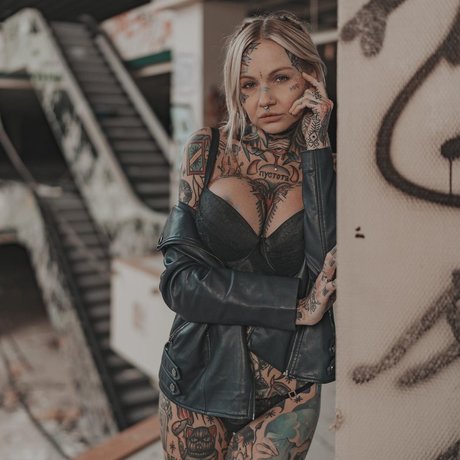 Nikol Kalasova exclusive actress photos