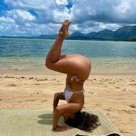 curvy teen onlyfans sexy photo