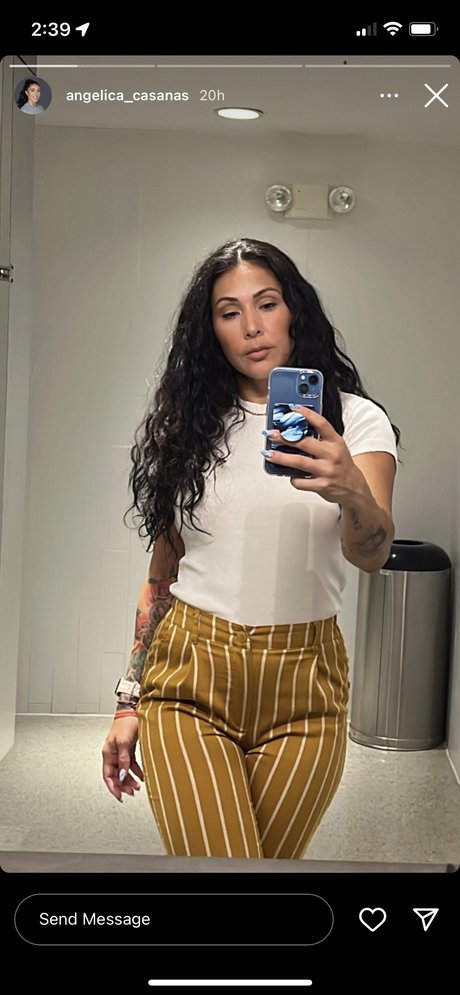 Angelica Curves nice model pic