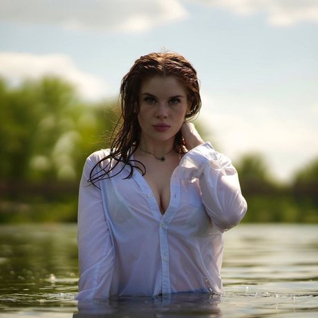 Anouk exclusive star picture