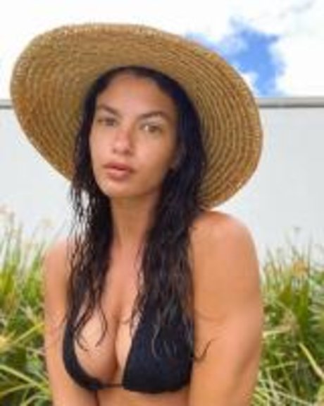 Caitlin Lamb model best img