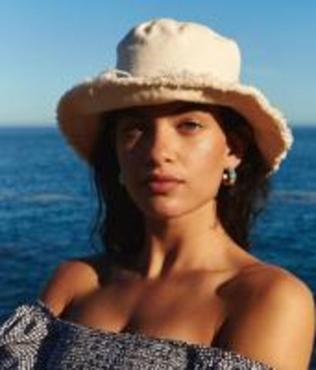 Caitlin Lamb hd star photo