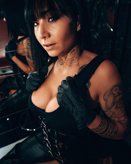 Inkedfleur_ model sexy images