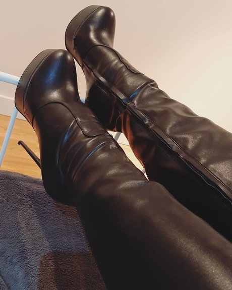 Kay Morgan_ naked model pictures