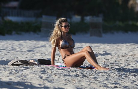 Maria Hering_ nude model image