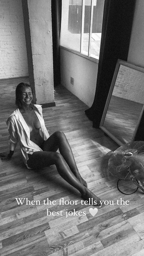 Melanie Kroll model erotic photo