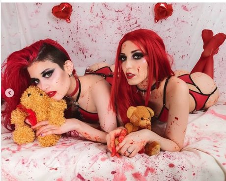 Niniah Wolfy pornographic model galleries