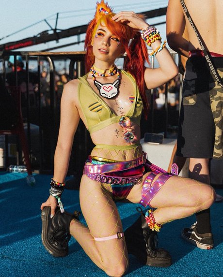 Cindy Paola_ star images