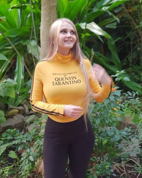 Invaderdd Dee Mente pornstar nude pics