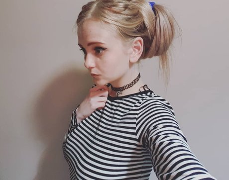 Invaderdd Dee Mente actress photos