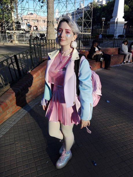 Jazmin Pastela top star image