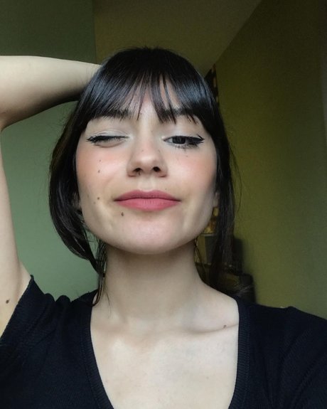 Subaronovv best model picture