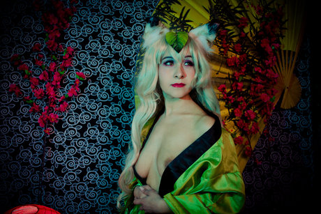 Kitsune No Fullmoon star exclusive gallery