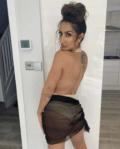 Payvand Mesbah naked actress picture