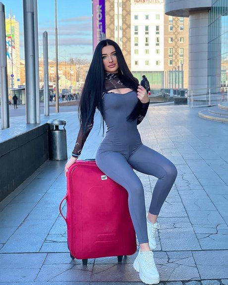 tattooed shemale onlyfans free naked images