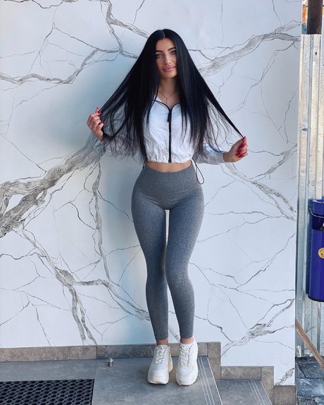 Dianna Petrova porn actress photo