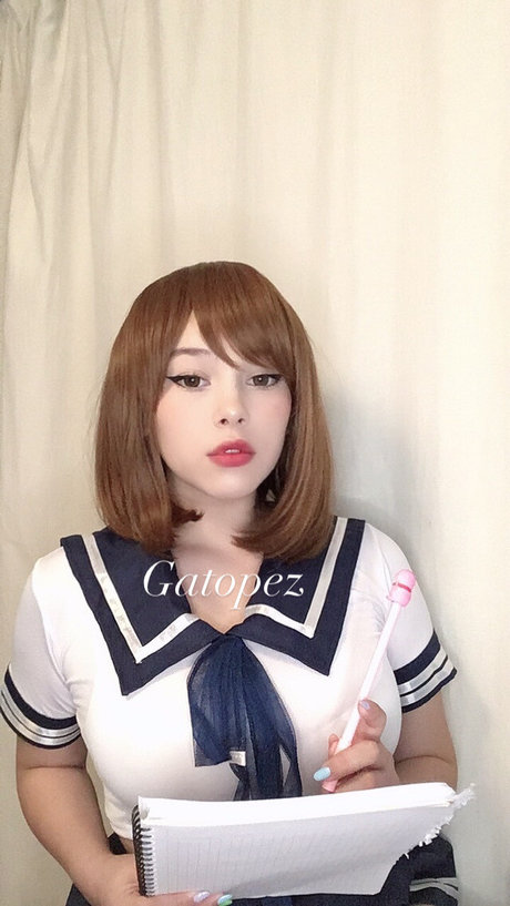 Gato Pez naked pornstar img