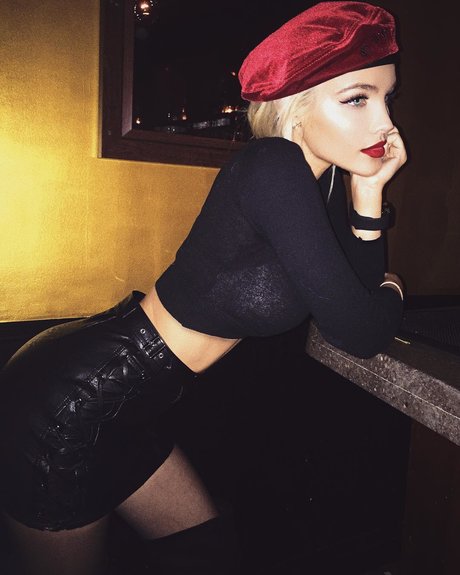 Jean Watts erotic model img