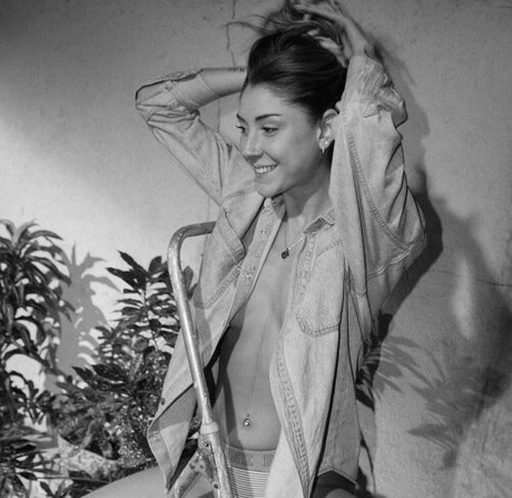 Miay Bar hd actress img