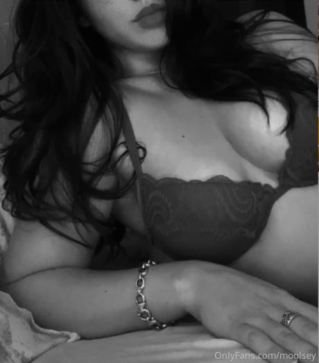 Moolsey top actress img