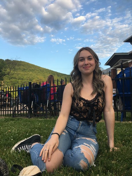 teen asian onlyfans nude pic