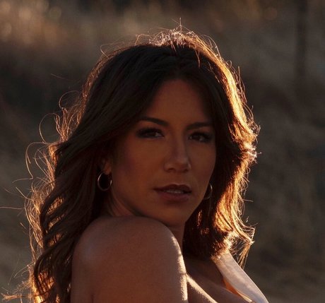 Willow Wood erotic actress photos