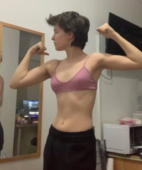 Zastrix star naked image