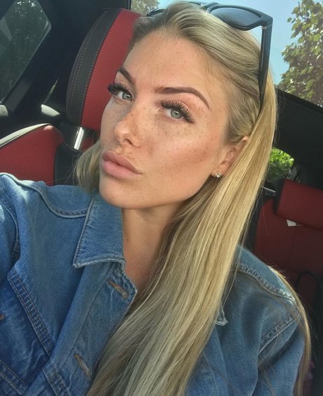 blonde babe onlyfans hot nude image