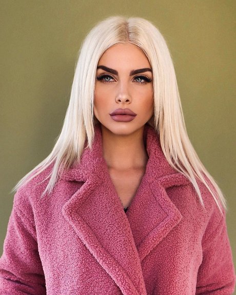 Iva Kivock perfect pornstar gallery