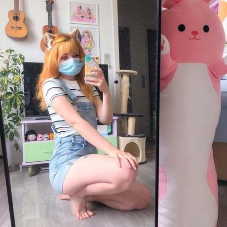 Lilsolle Chickpii nudes actress gallery