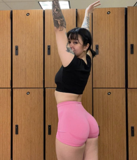 Tabi Lift perfect model photo