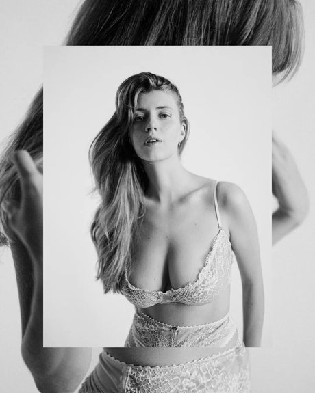 Agnes Verano pretty pornstar photo