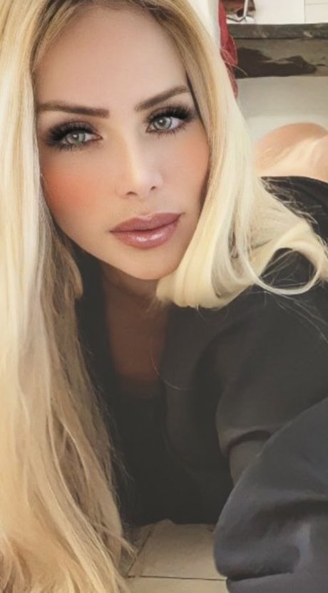 Deliza Rodriguez sex model pic