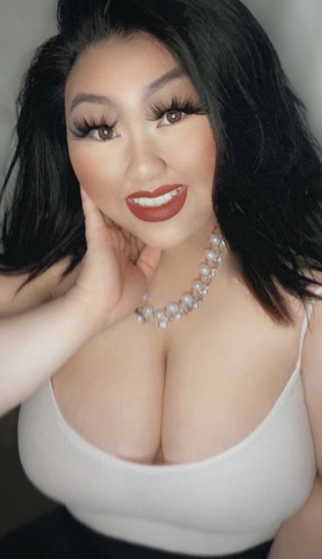 Kendra Vaaj model naked pictures