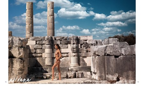 Nicole Sunde model pictures