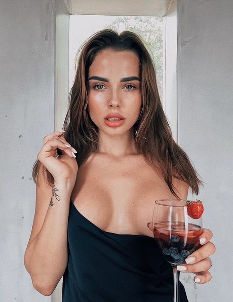 Starla Love sexy pornstar images