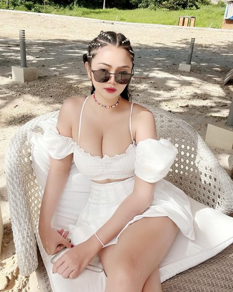 Charina nice model img