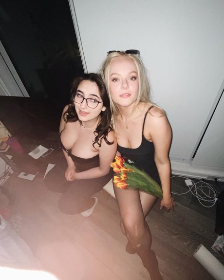 Queen Julia star naked gallery