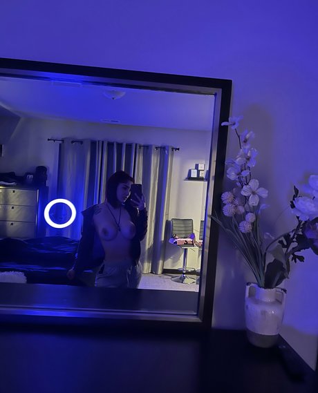 Dixie Martinez model top images