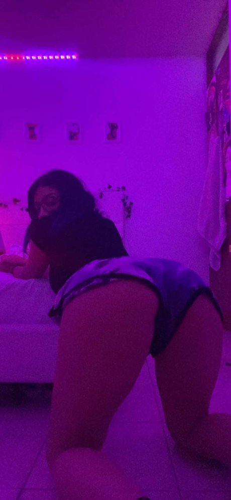 Camcriesincum star adult pic